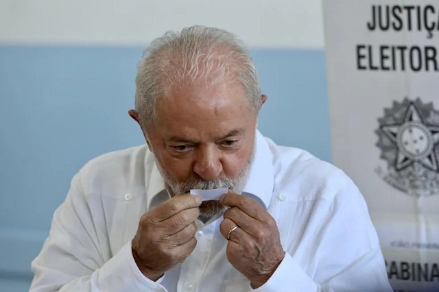 LULA É ELEITO PARA TERCEIRO MANDATO E É O NOVO PRESIDENTE DO BRASIL